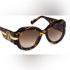 Louis Vuitton Tortoise Sunglasses w/ Original Case